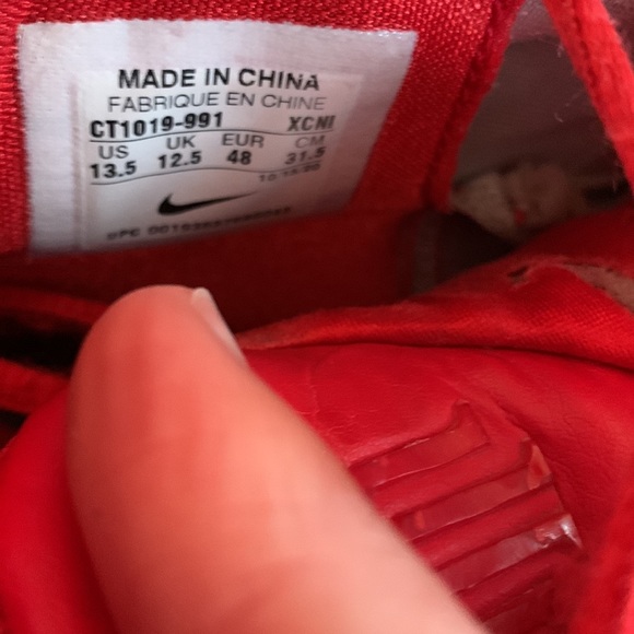 Hi everyone, these are my customized Kyrie 6 basketball shoe - Picture 7 of 7